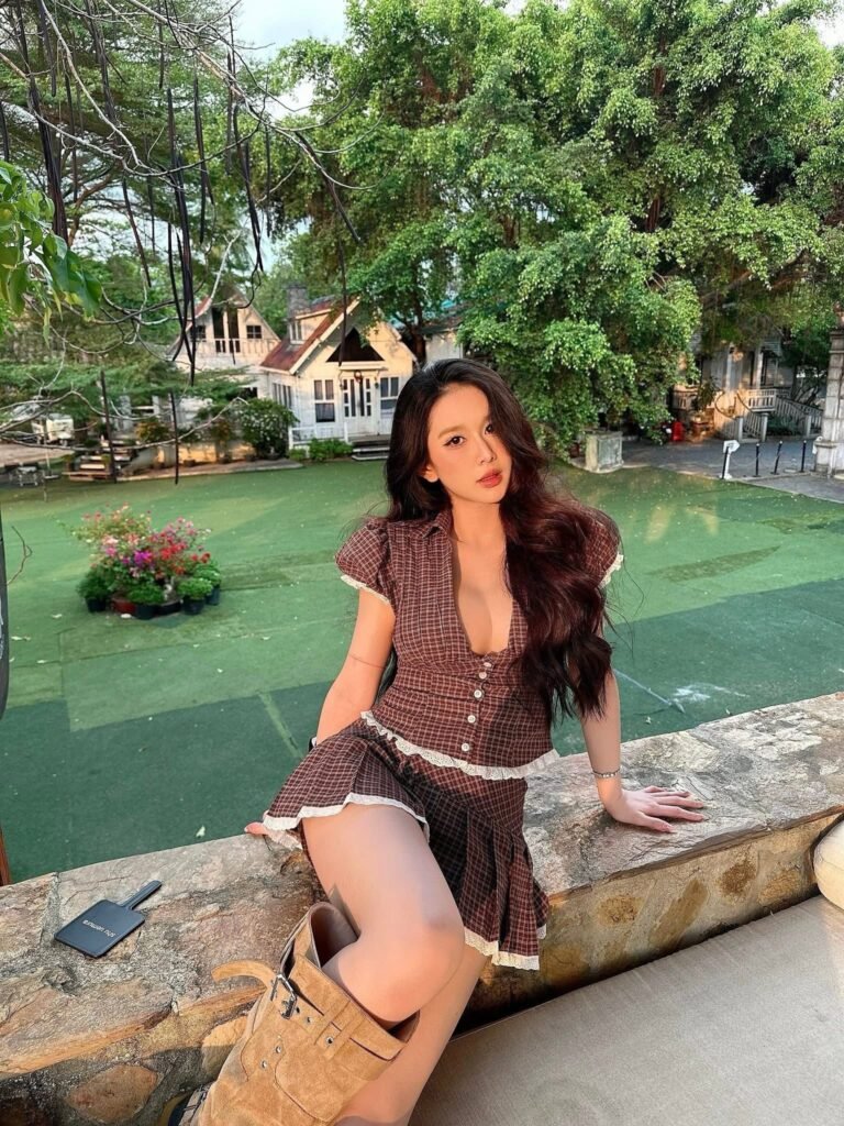 Những Cô Gái Đẹp Sắc Đẹp Lung Linh Khiến Lòng Người Xao Xuyến Qua Từng Khung Hình